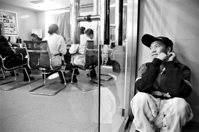 尿毒癥少年千里進京求醫(yī) 母親捐腎救子通過倫理審核