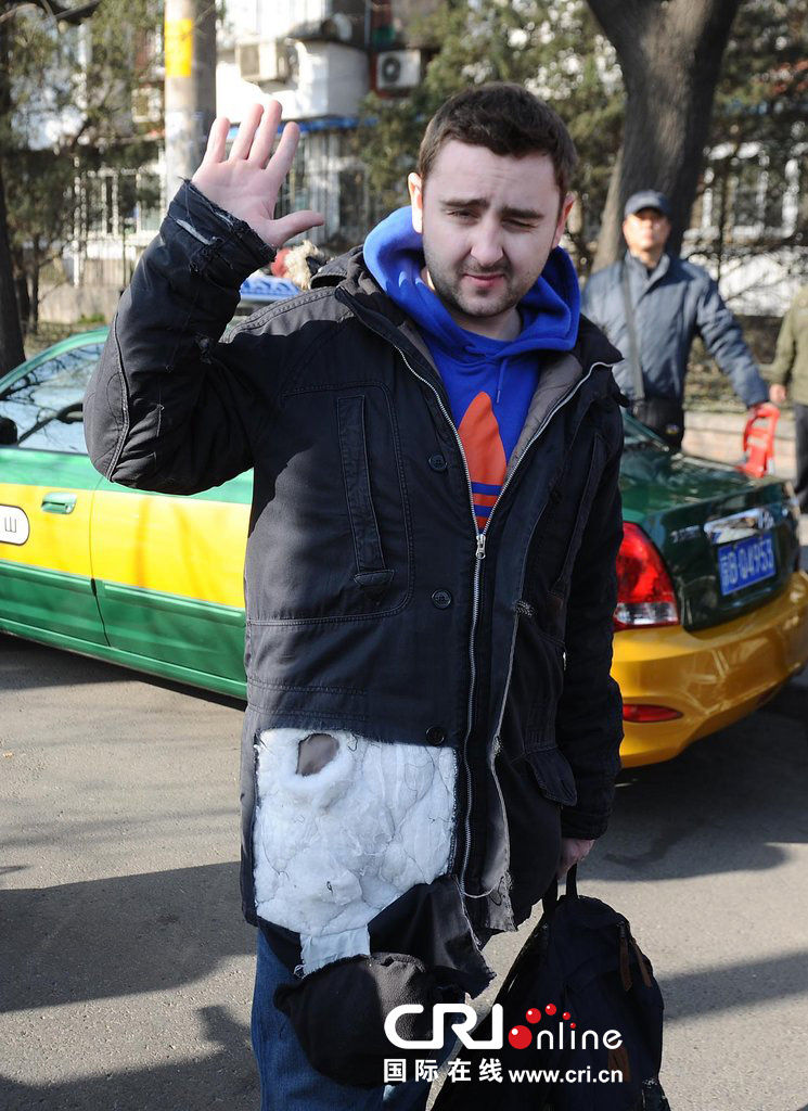 北京：外國小伙街頭扶摔倒中年女子遭訛詐