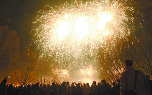 馬年煙花爆竹備貨量下降 霧霾天停售將給零售商補償