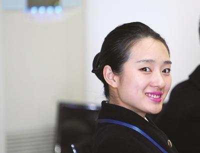 90后空姐4年沒回家過年 稱光環背后辛苦自己清楚