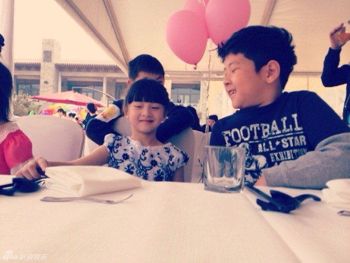 組圖：森碟慶生 石頭參加生日宴對話萌哭網友