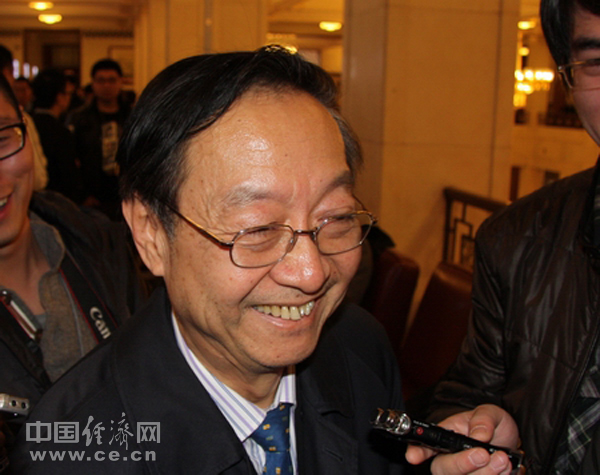 李毅中委員:中國(guó)公務(wù)車(chē)采購(gòu)目錄不包括領(lǐng)導(dǎo)干部用車(chē)