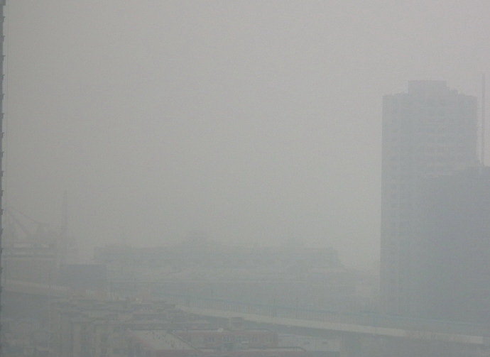 高清組圖：遼寧艦霧中出港 或前往部署母港