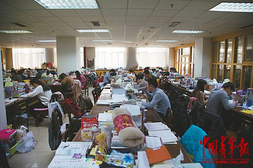 年輕公務員現狀：不習慣機關作風卻漸被體制固化（組圖）