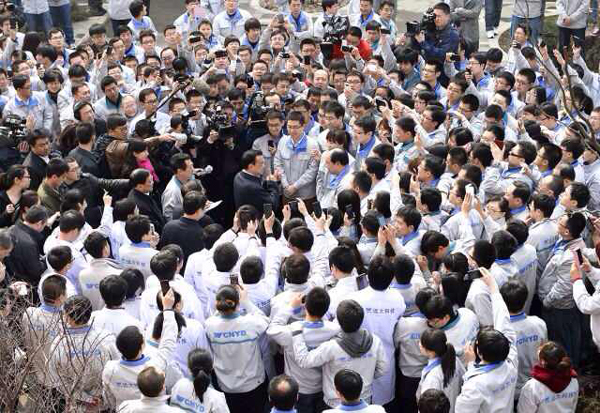 李克強考察沈陽企業(yè)：關心治霾技術 建議給科技人員股權