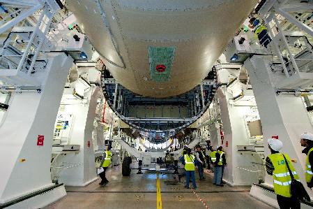 空客第一架A350超寬體飛機(jī)開(kāi)始總裝