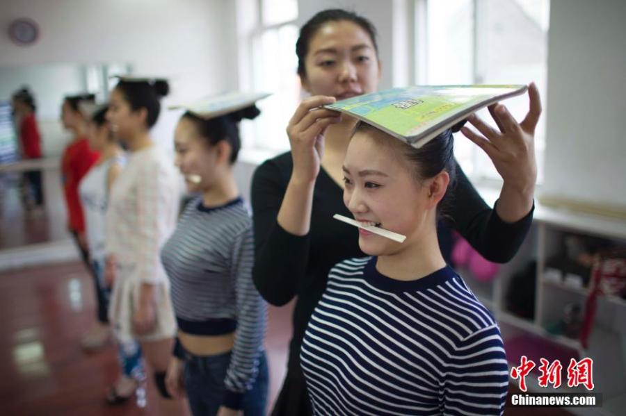 山西考生禮儀訓練備戰藝考