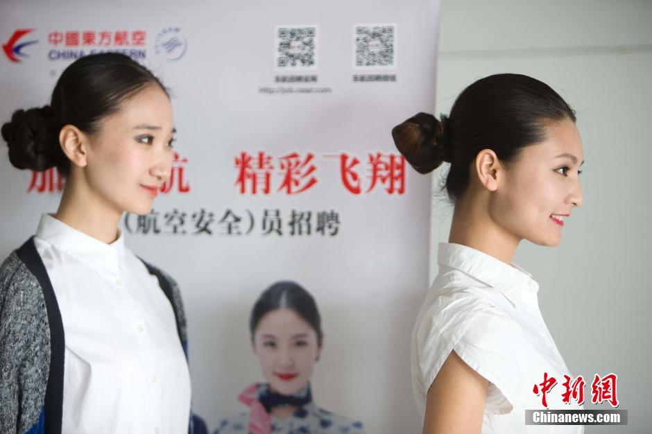 東航在山西招聘空乘 美女帥哥云集