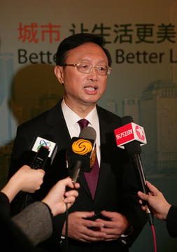 楊潔篪評(píng)2009中國(guó)外交:頻頻亮相 展示大國(guó)形象