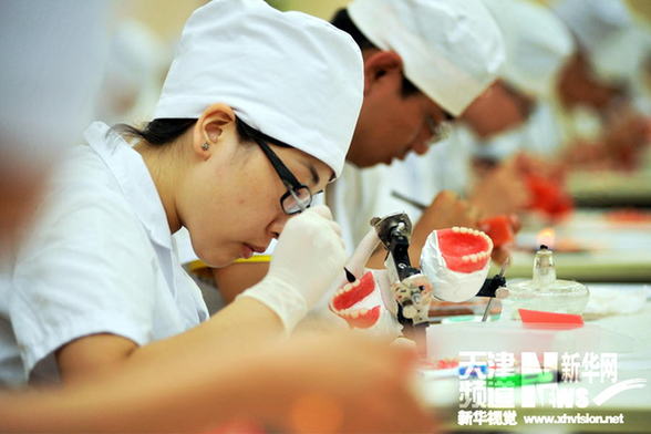 天津：未來“牙醫”賽技能