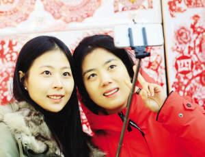 逛津城博物館勸您別用自拍桿 傷著游客破壞文物