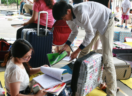 南開大學(xué)畢業(yè)跳蚤市場八里臺、津南兩校區(qū)同時進行