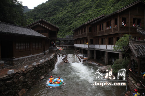 大覺山國際生態旅游節開幕 國內外選手競漂飛渡