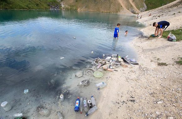 世界上最美麗的毒性湖泊！