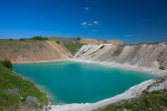 世界上最美麗的毒性湖泊！