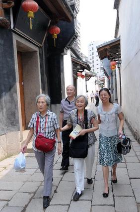 辛亥名杰后裔及專家學者參訪福州辛亥革命史跡