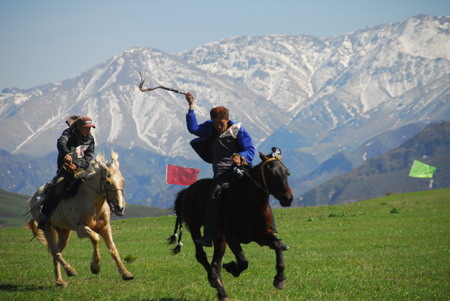 新疆裕民縣第五屆山花節(jié)隆重開(kāi)幕