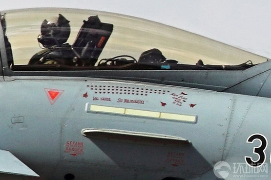 誰“擊落”了機皇F-22 五代機被打得滿地找牙