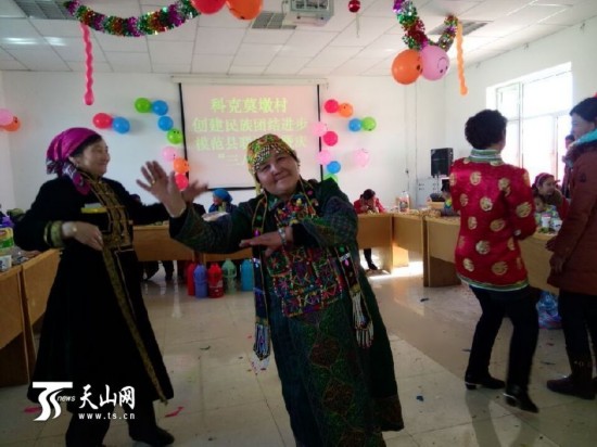 新疆和布克賽爾縣：村里熱熱鬧鬧的“婦女節”