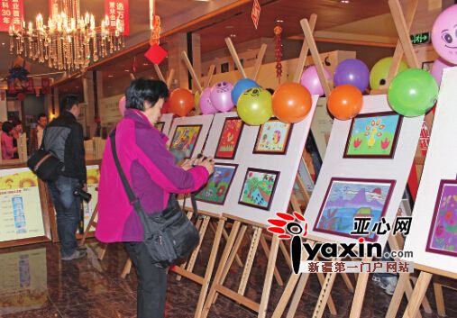 烏魯木齊一位自閉癥患兒母親敞開心扉 從求解脫到陪他成長(zhǎng)