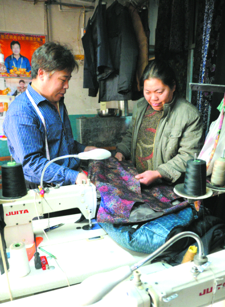 烏魯木齊：夫妻裁縫店7年捐1.5萬元