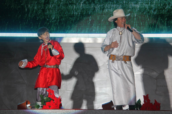 和布克賽爾縣給群眾送上文化大餐