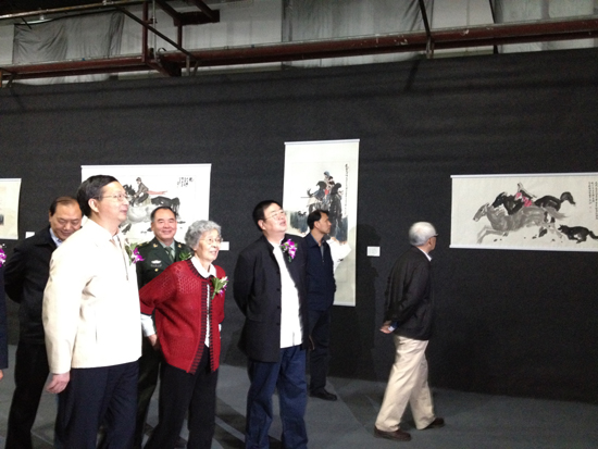 新疆首次舉辦徐庶之先生逝世十周年紀(jì)念畫展開幕