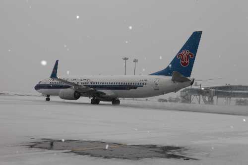 霧雪頻擾邊城 南航新疆全力打好春運收官戰
