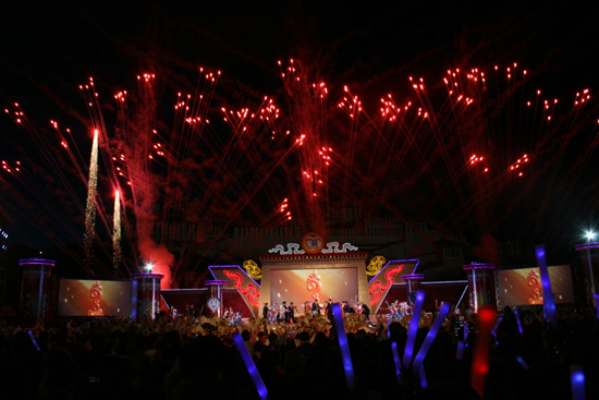 2011年拉薩雪頓節首次在晚上舉行開幕式