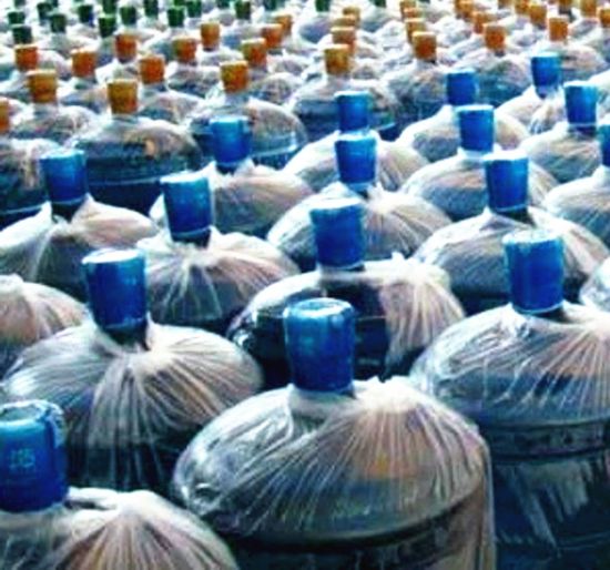 國家食藥總局:近800種瓶（桶）裝水不合格 怡寶榜上有名