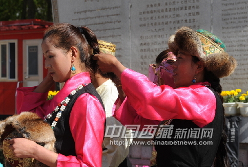 紅色歌曲拉薩唱 拉薩舉行慶五一紅歌演唱會(huì)