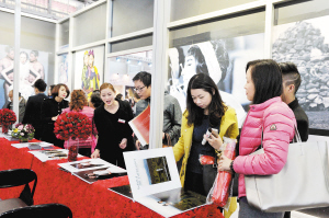 云南首屆婚博會昨開幕首日萬人逛展 成交破500萬元