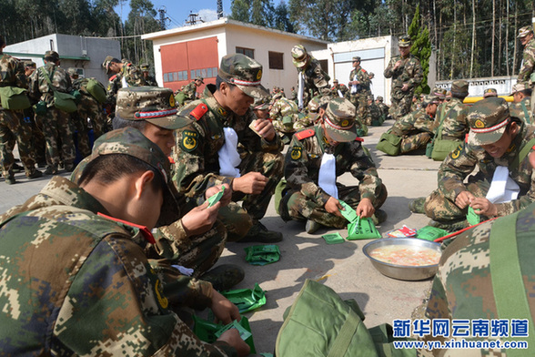 武警云南省森林總隊(duì)500新兵野營拉練迎戰(zhàn)森林防火期