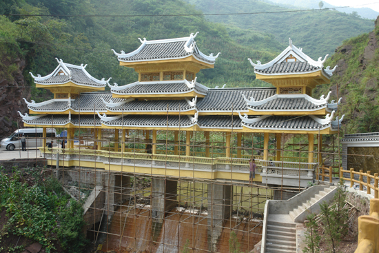 云南彝良龍安鄉傾力打造全市最靚苗寨