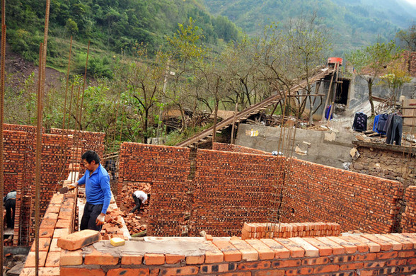 云南彝良推進民房重建和修復加固步伐