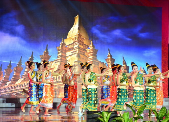 云南與老撾聯袂辦“春晚” 共演“合家歡”