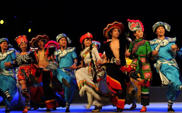 云南藝術(shù)演出團“獅城”完美落幕