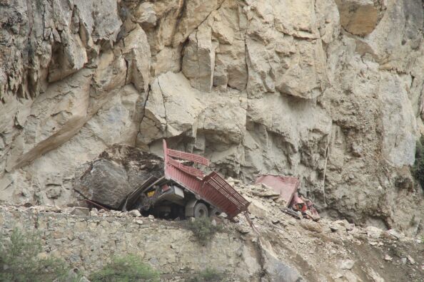 川滇交界再發(fā)5.9級地震 武警云南省總隊(duì)650名官兵第一時間增援救災(zāi)