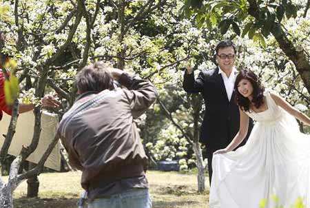 清明時節雨 春意醉游人
