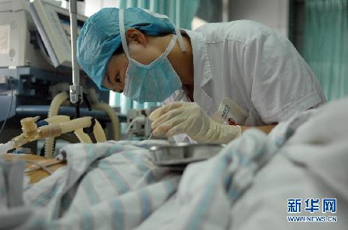 溫州動車事故：24小時守護的ICU