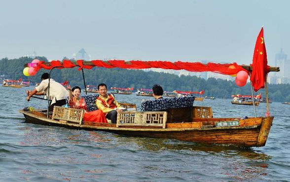 百對新人情定西湖