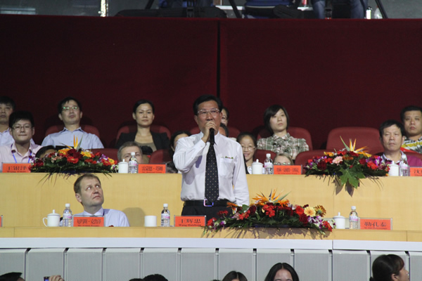 第三屆中國(guó)寧波國(guó)際港口文化節(jié)開(kāi)幕式上群眾成主角