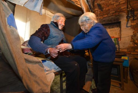 仙居慈孝志愿者 關(guān)愛空巢老人