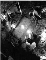 杭州工地發(fā)現(xiàn)大量宋元瓷器 百人連夜挖寶