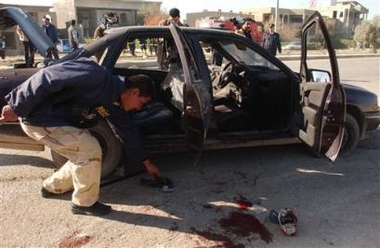 Suicide bombing kills 32 at funeral in Iraq
