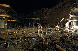 Suicide bombers strike luxury hotel in Pakistan