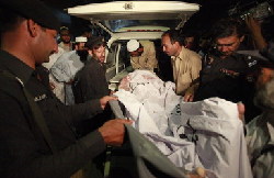 Suicide bombers strike luxury hotel in Pakistan