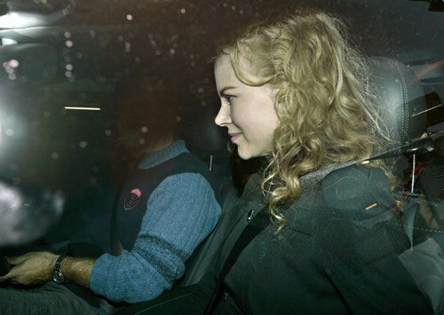 Tom and Nicole's children arrive in Australia for Kidman's wedding