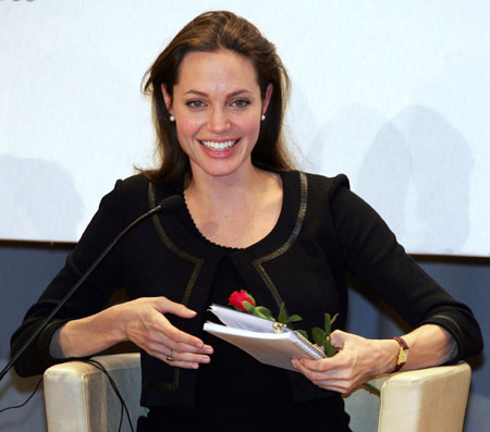 Jolie to star in Brad Pitt-produced film about murdered journalist