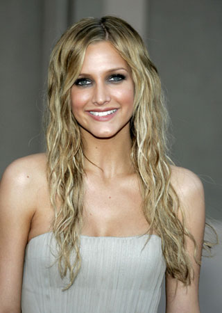 Celebrities arrive at 2006 American Music Awards